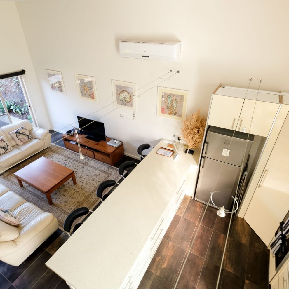 Whitesbeach Coach House