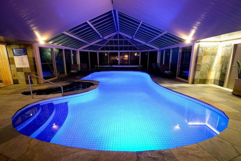Whitesbeach Guesthouse - Indoor heated pool & spa