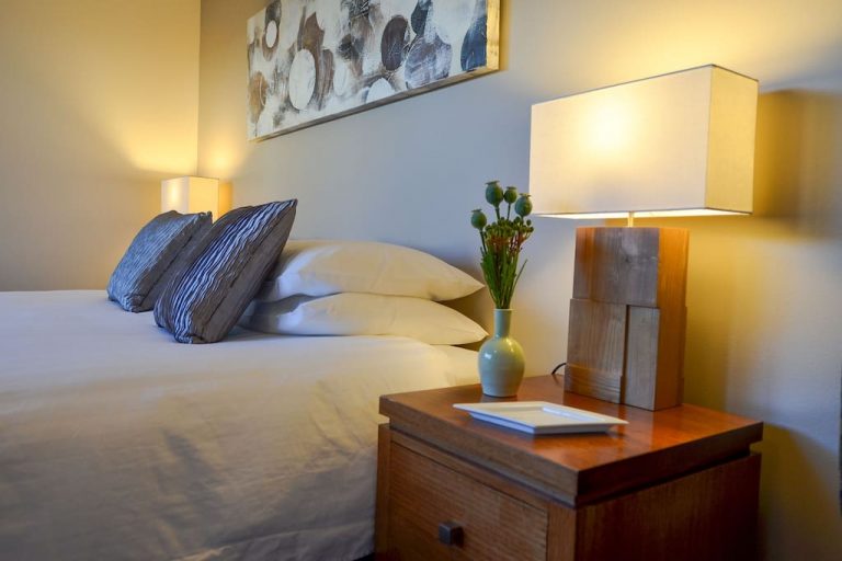 Whitesbeach Guesthouse East West Room Bedroom