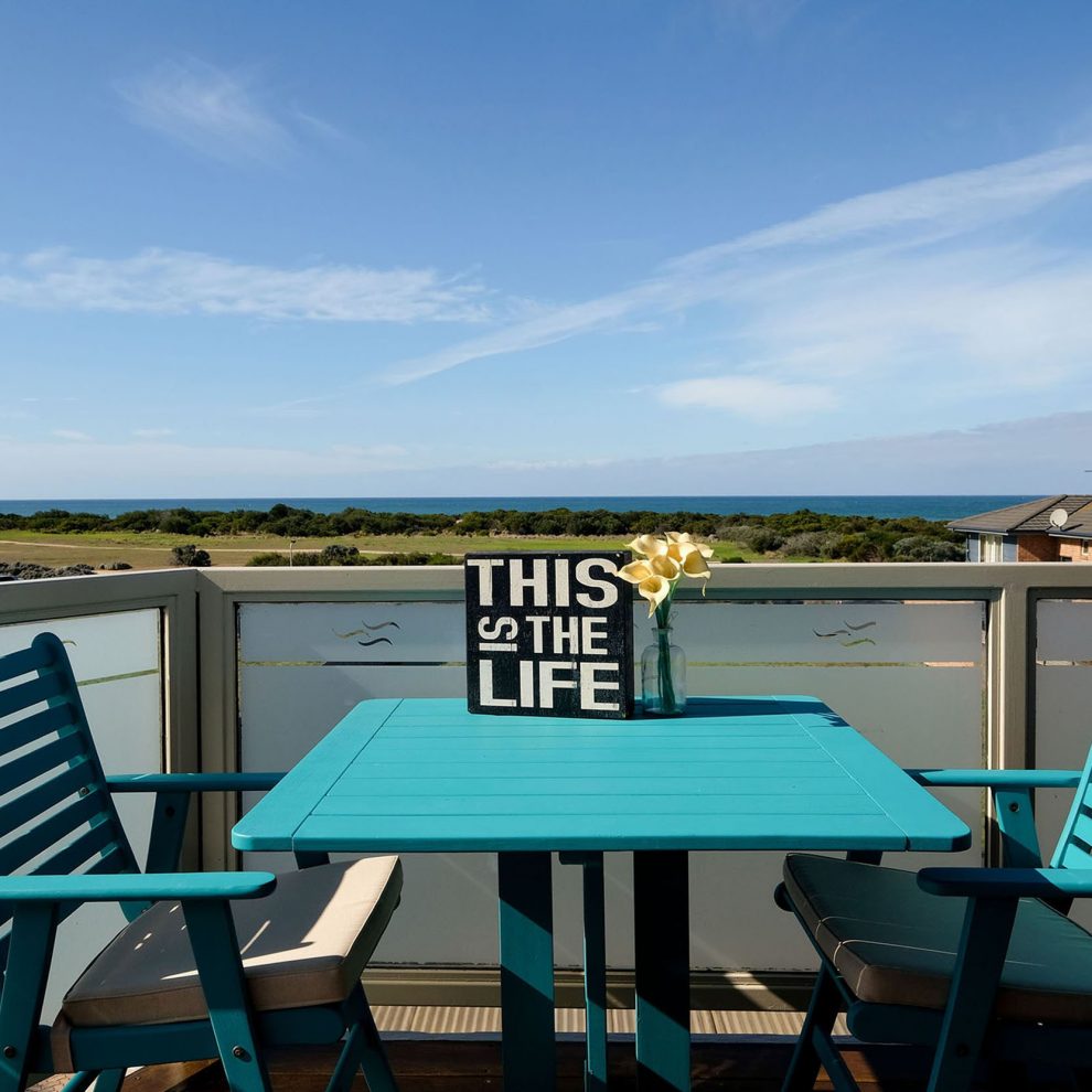 Whitesbeach Guesthouse - Ocean Balcony