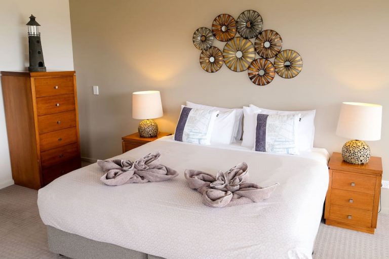 Whitesbeach Guesthouse - Ocean View Suite King Bed