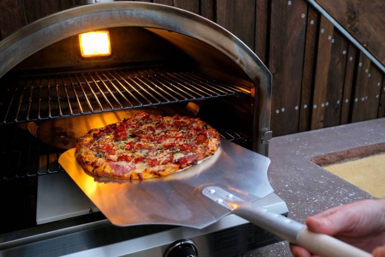 Whitesbeach Guesthouse - Pizza Oven