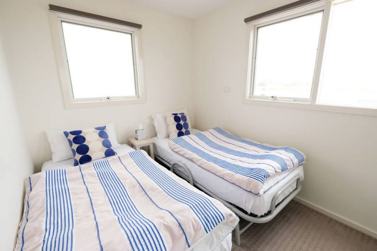 Whitesbeach Guesthouse - Prince Suite 2nd Bedroom with 2 singles