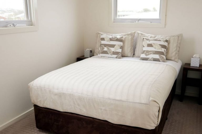 Whitesbeach Guesthouse Princess Suite 2nd room with double bed