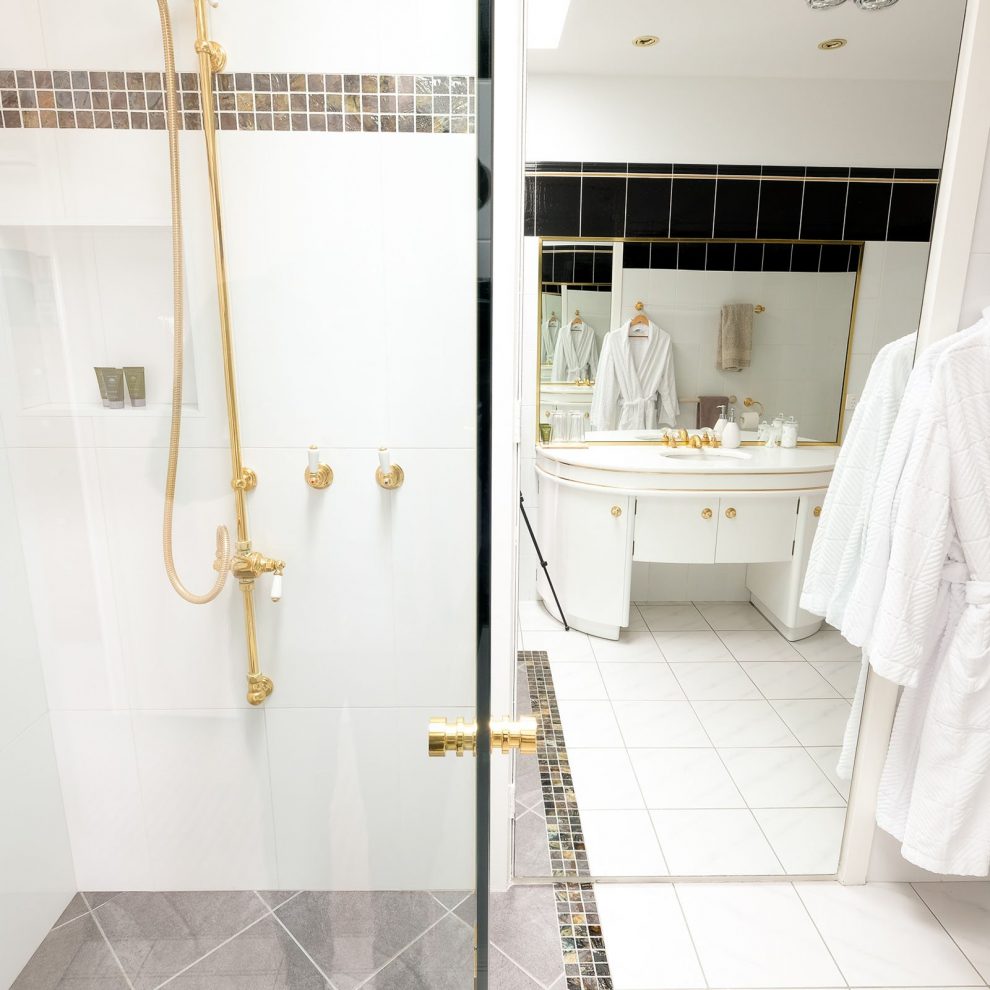 Whitesbeach Guesthouse Princess Suite