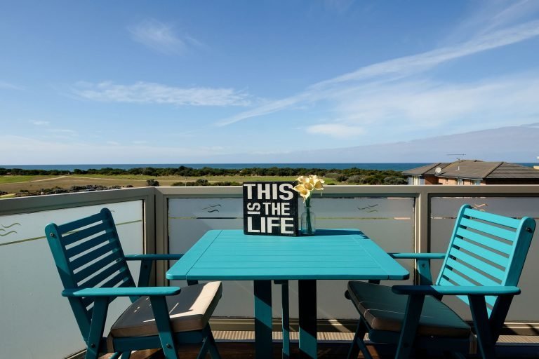 Whitesbeach Guesthouse - Balcony