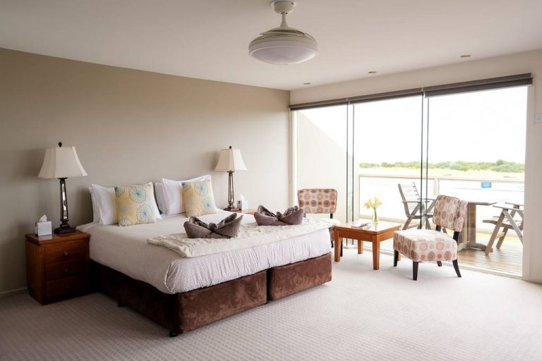 Whitesbeach Guesthouse Princess Suite Spacious Room