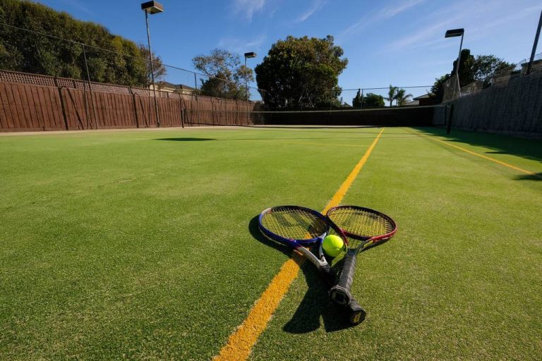 Whitesbeach Guesthouse - Tennis Court